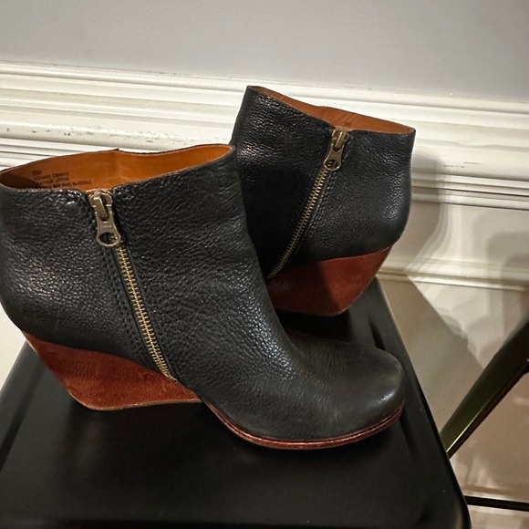 Kork Ease Black Leather Wedge Ankle Boots Side Zip Women's Size 8M - Picture 7 of 8